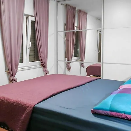Daire Stunning Apartment In Rogoznica